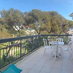 Nice 2 Room With Pool And Balcony In Frejus