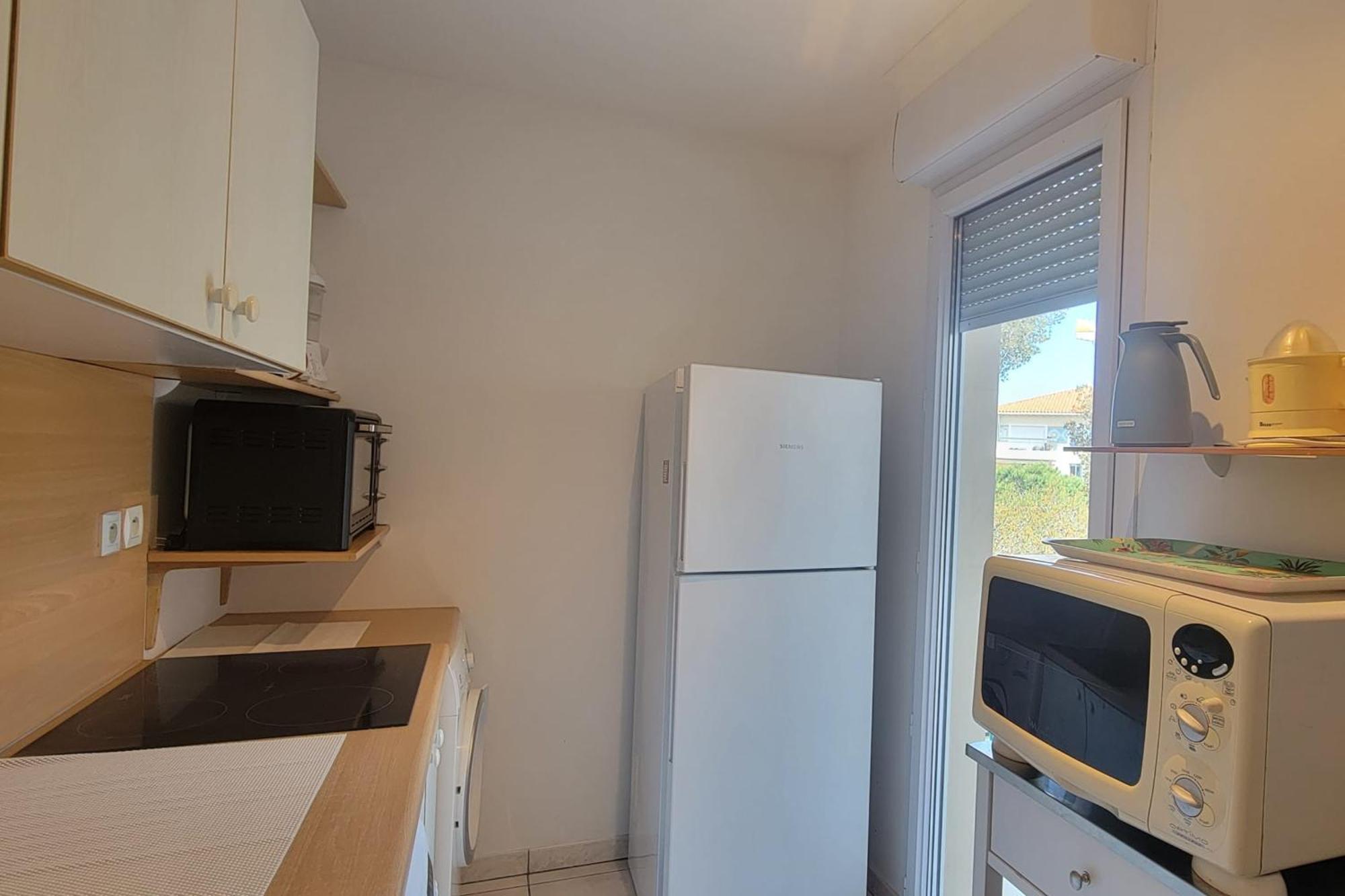 2 With Pool And Balcony In * Fréjus